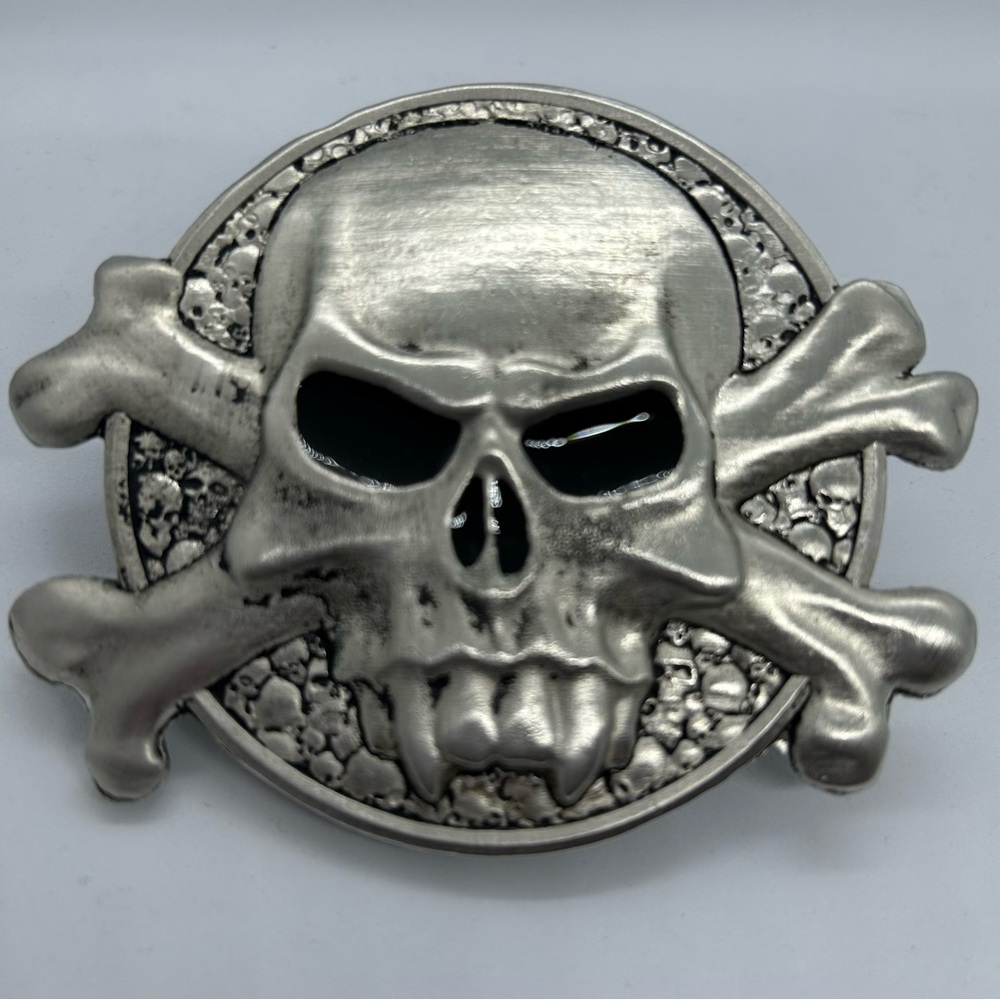 Silver Skull and Crossbones Belt Buckle
